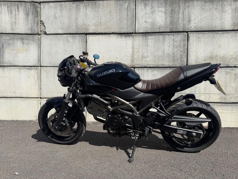 SUZUKI SV650X