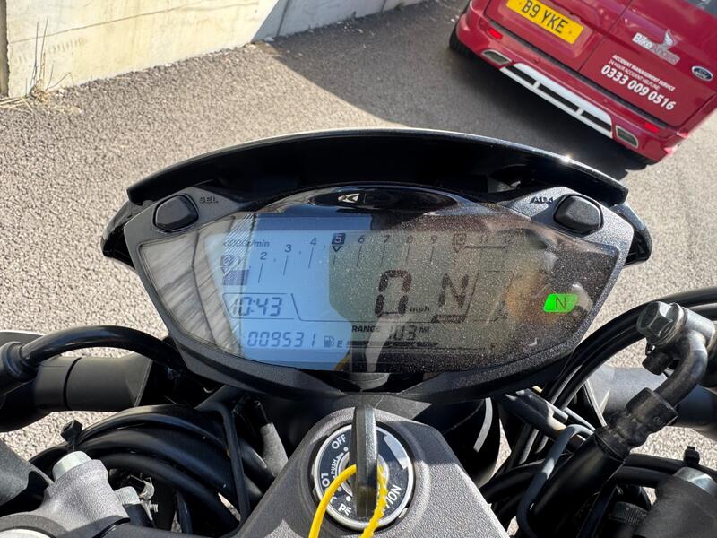 SUZUKI SV650X