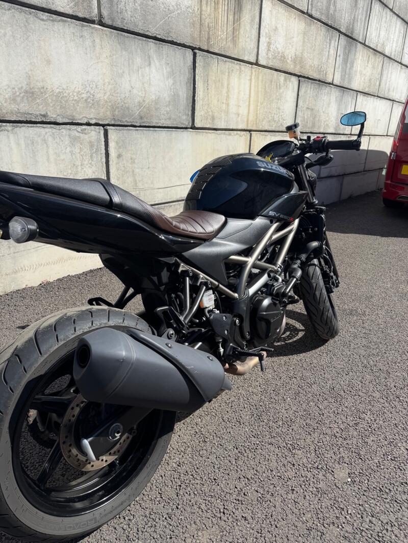 SUZUKI SV650X