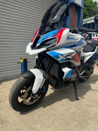 BMW M1000XR