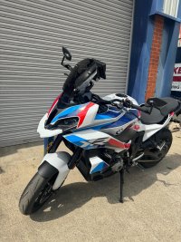 BMW M1000XR