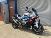 BMW M1000XR
