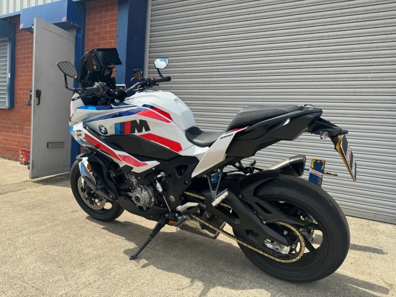 BMW M1000XR