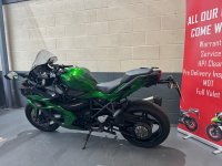 KAWASAKI Ninja H2