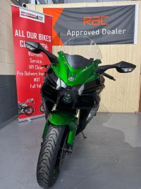 KAWASAKI Ninja H2