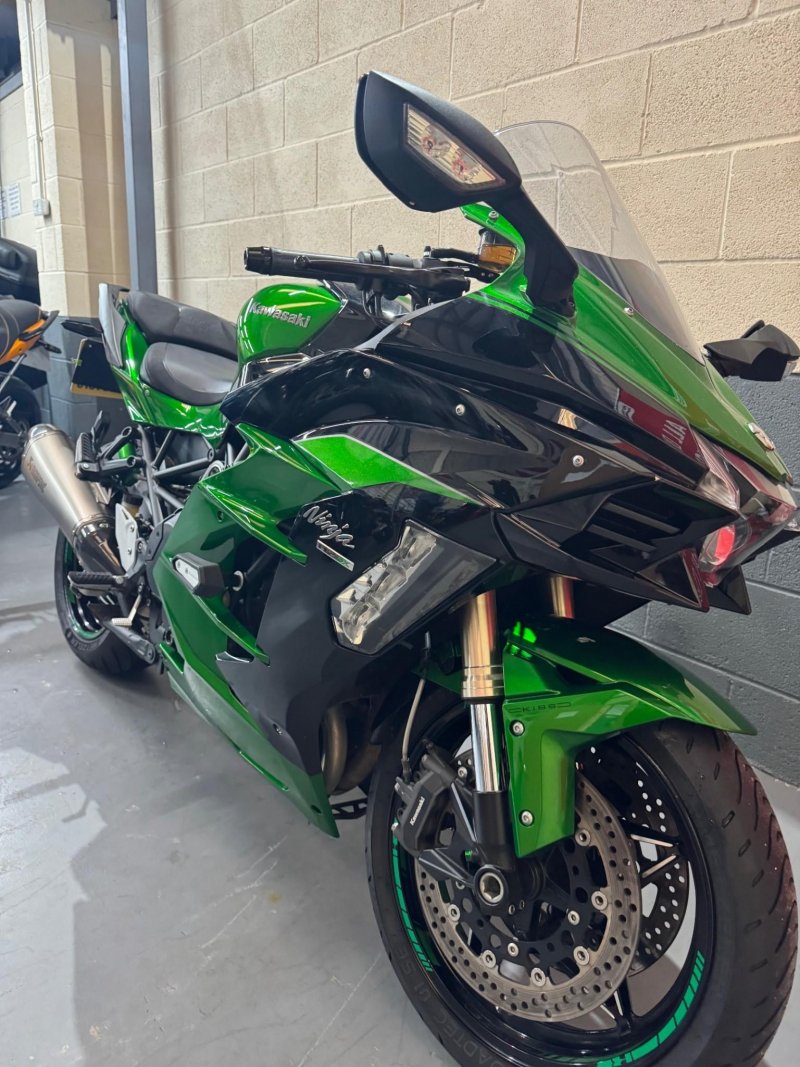 KAWASAKI Ninja H2