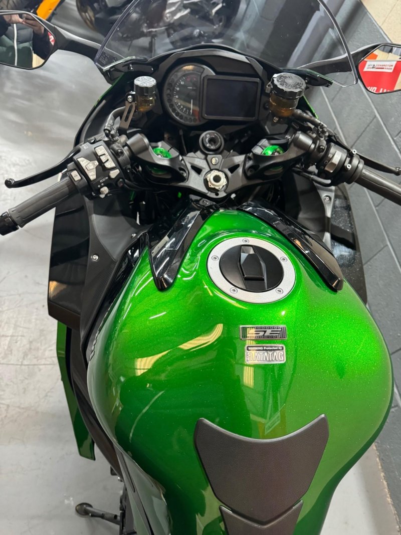 KAWASAKI Ninja H2