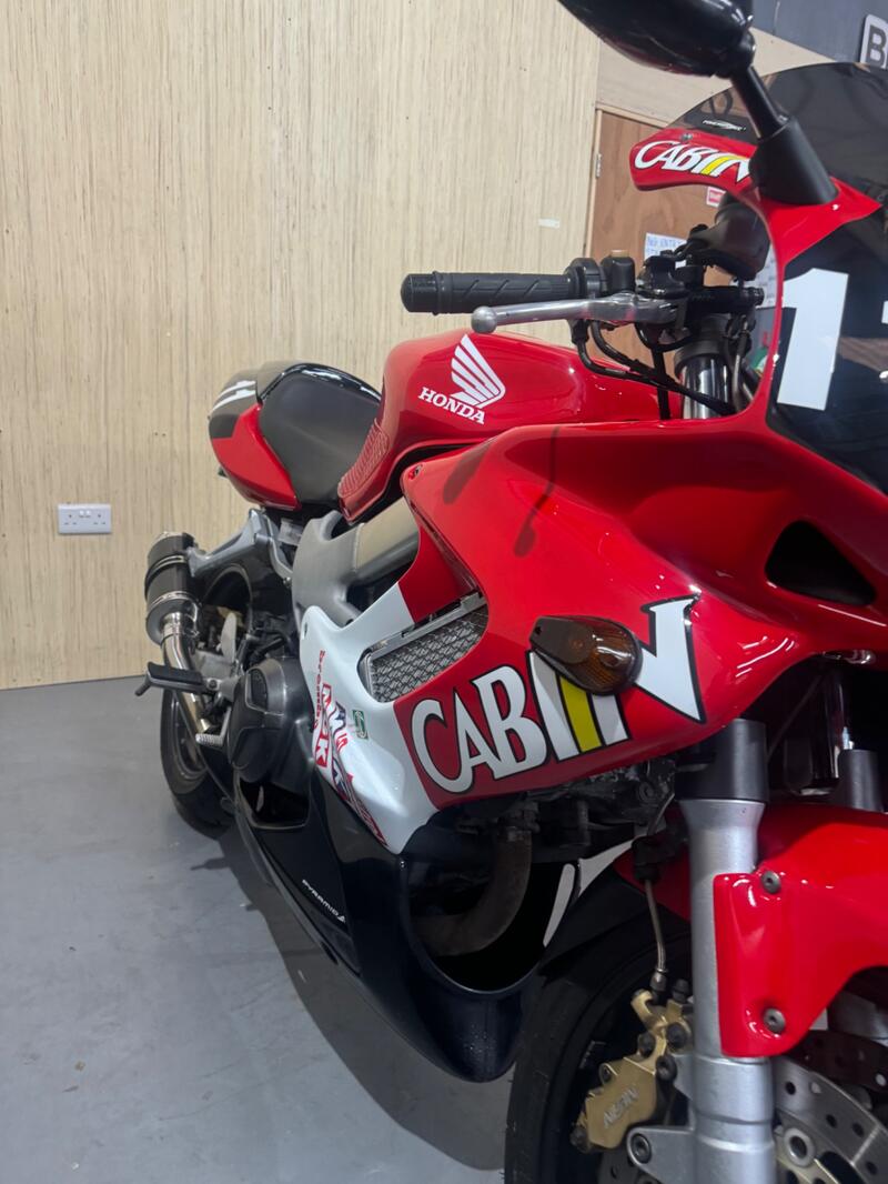 HONDA VTR