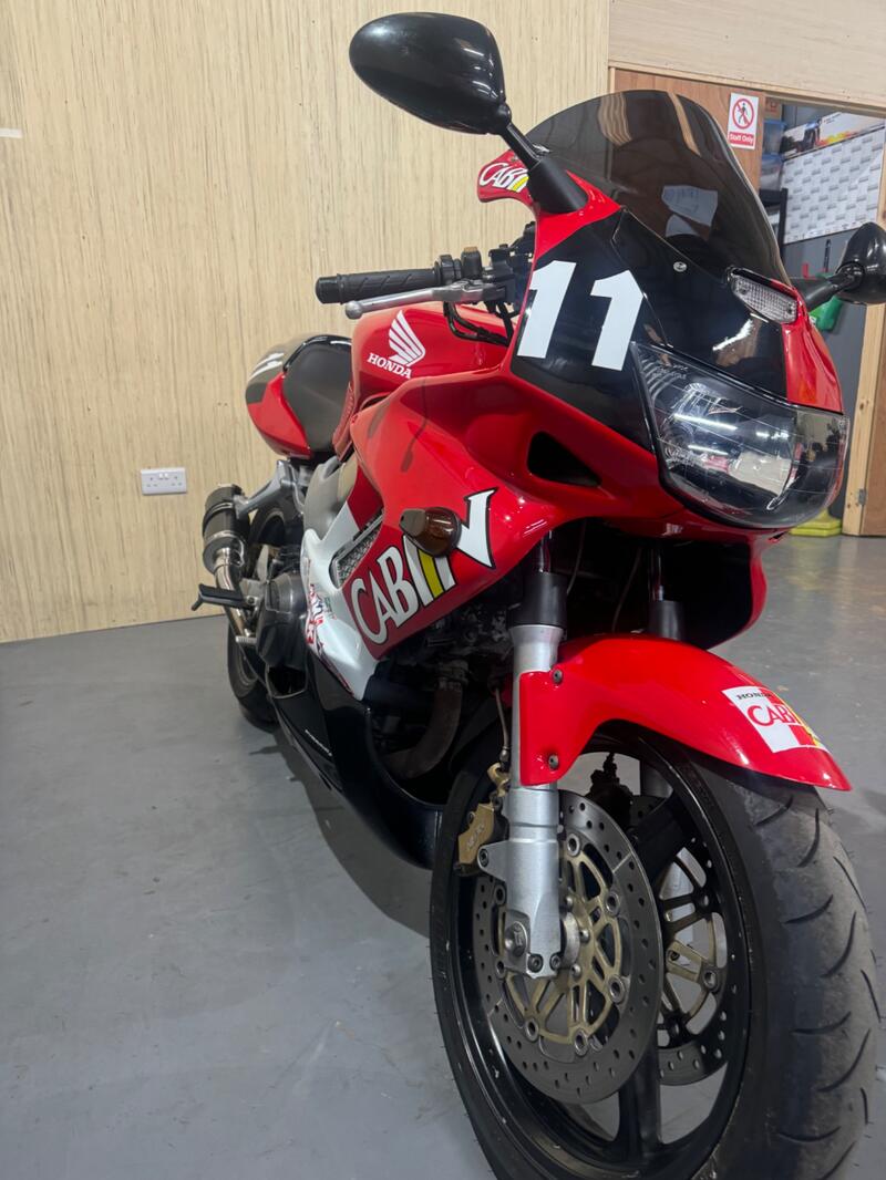 HONDA VTR