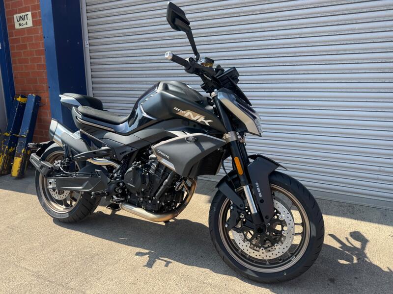 CFMOTO 800NK ADVANCED