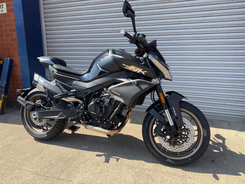 CFMOTO 800NK ADVANCED