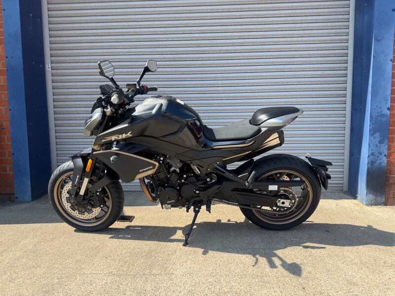 CFMOTO 800NK ADVANCED