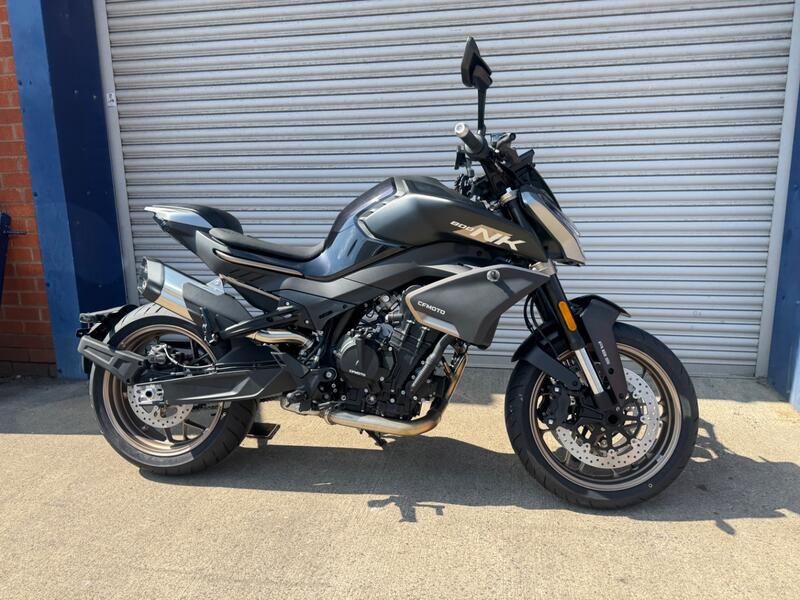 CFMOTO 800NK ADVANCED