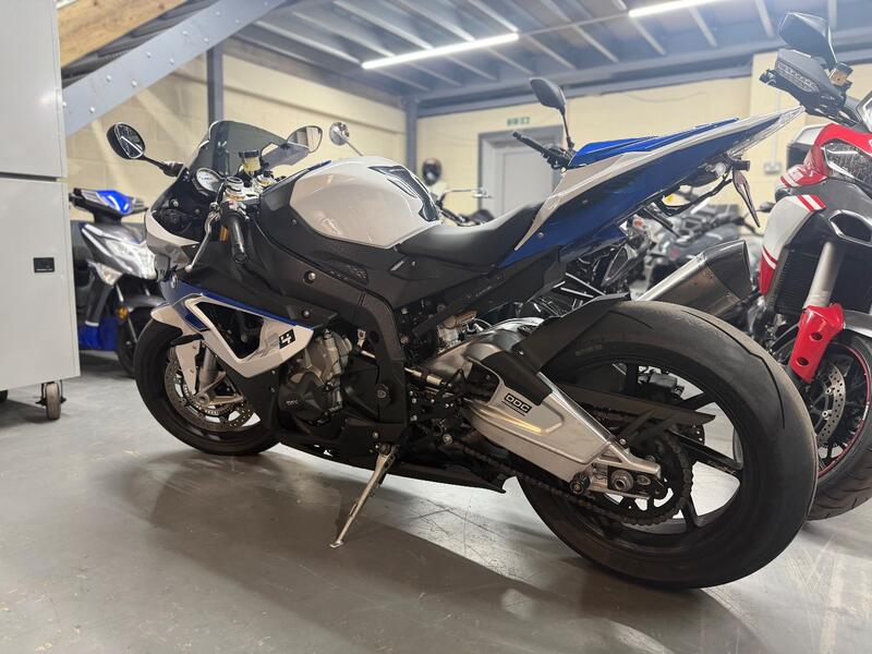 BMW HP4
